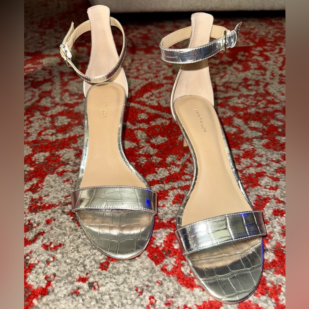 Ann Taylor - Kaelyn Metallic Kitten Heel Sandal w/Adjustable Strap - 8.5